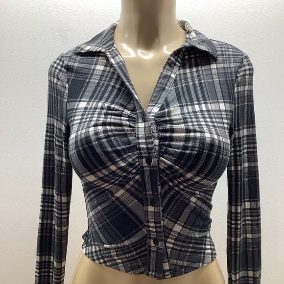 Just Polly Size XS Chic Plaid Button-Down Shirt in Black and White. New With Tag - Picture 5 of 6